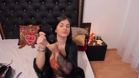 Ailyn online show from November 2025 05:39:02 AM