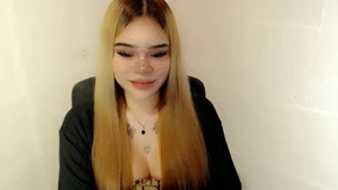 MAXXINE online show from December 2025 04:21:01 AM