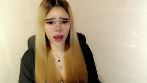 Snapshot of preciousangel69xxx chatting on February 2026 04:28:02 AM MAXXINE online show from February 2026 04:28:02 AM