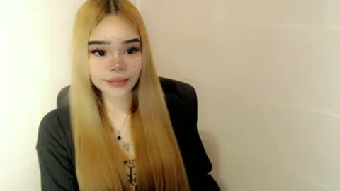 Snapshot of preciousangel69xxx chatting on June 2026 03:20:02 AM MAXXINE online show from June 2026 03:20:02 AM