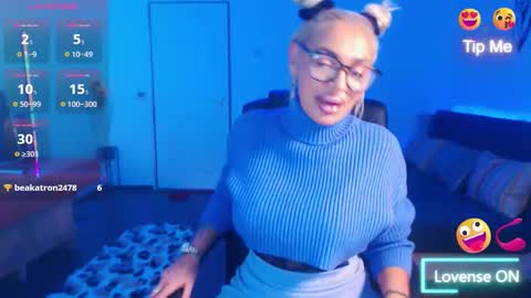 Victoria online show from December 2025 09:09:02 PM