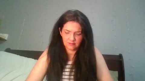 Presley online show from May 2026 01:02:02 AM