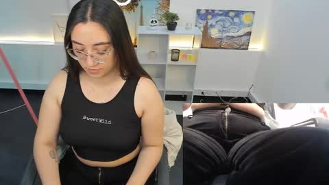 Camila  online show from October 2025 12:03:02 PM