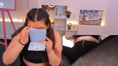 Camila  online show from October 2025 12:06:02 PM