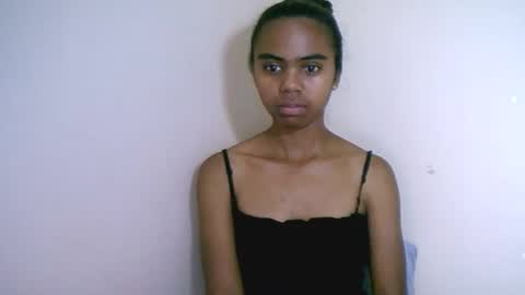 prettiethalia online show from October 2025 11:50:01 PM