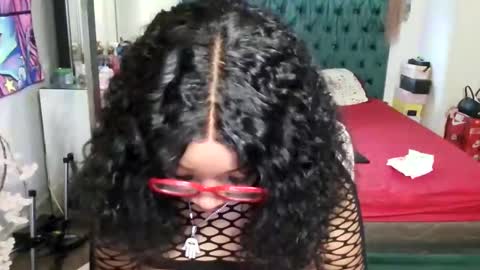 Yasmine pretty online show from September 2025 11:43:01 AM