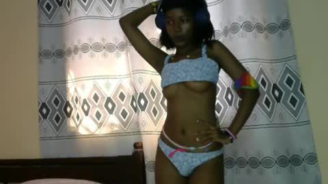 Snapshot of pretty__lisa chatting on December 2025 09:06:01 AM pretty__lisa online show from December 2025 09:06:01 AM