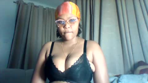 Snapshot of pretty_dee1 chatting on July 2026 03:13:01 AM pretty_dee1 online show from July 2026 03:13:01 AM
