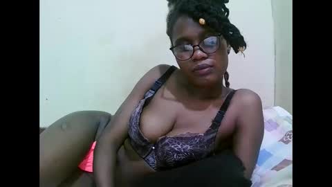pretty_mellan online show from February 2025 08:28:01 PM
