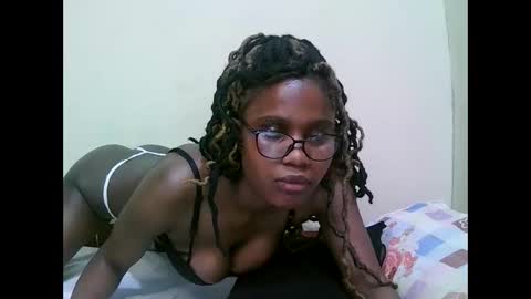 pretty_mellan online show from February 2025 05:19:02 PM