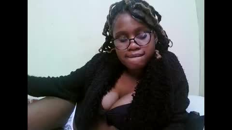 pretty_mellan online show from February 2025 06:56:02 AM