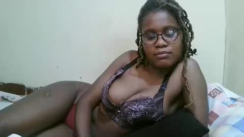 pretty_mellan online show from February 2025 08:33:02 AM