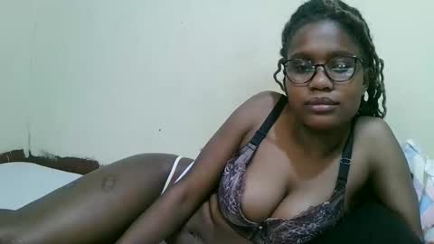 pretty_mellan online show from February 2025 09:57:01 PM