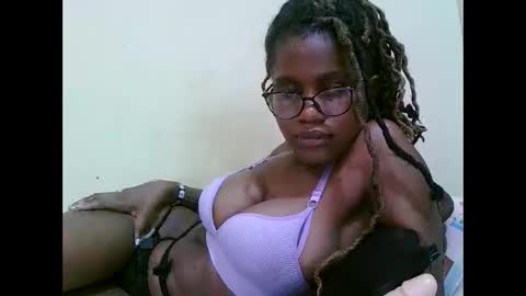 pretty_mellan online show from March 2025 10:28:02 AM