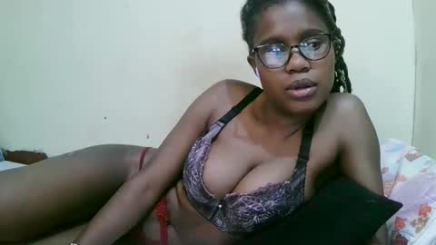pretty_mellan online show from March 2025 07:03:01 AM