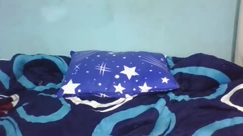 pretty_mellan online show from November 2025 03:45:02 PM