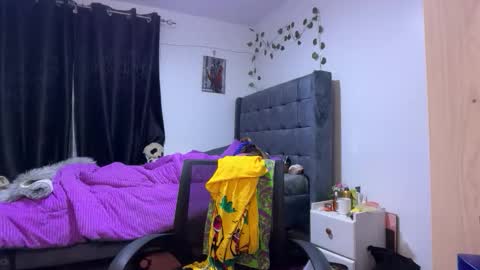 Pretty peaches online show from March 2026 08:08:02 PM