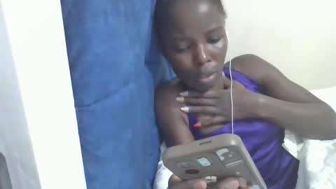 Snapshot of pretty_petite_ebony chatting on April 2026 01:42:02 AM pretty_petite_ebony online show from April 2026 01:42:02 AM