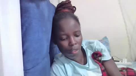 Snapshot of pretty_petite_ebony chatting on May 2026 05:02:02 AM pretty_petite_ebony online show from May 2026 05:02:02 AM