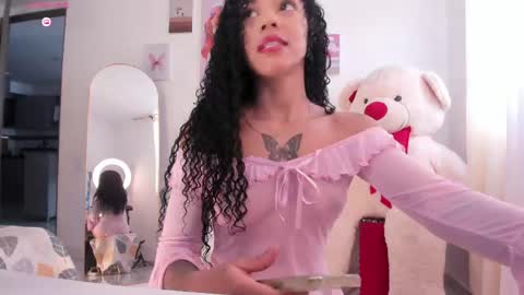 Snapshot of pretty_pettite chatting on May 2026 03:30:02 PM pretty_pettite online show from May 2026 03:30:02 PM