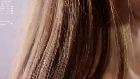 Elina online show from November 2025 09:42:02 AM