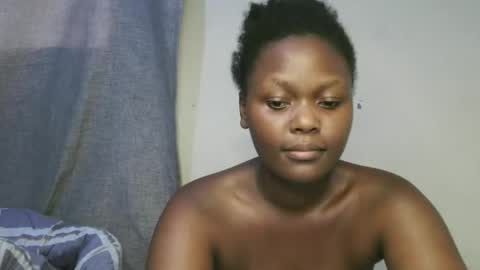 pretty_shanz online show from October 2025 12:06:01 PM