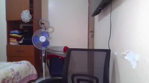Snapshot of pretty_shila chatting on April 2026 05:21:01 PM pretty_shila online show from April 2026 05:21:01 PM