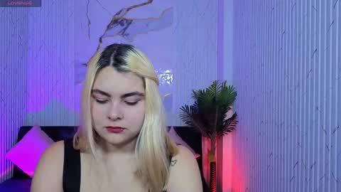 pretty_tay online show from April 2026 11:52:02 AM