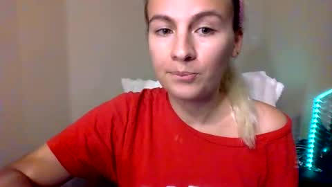 Snapshot of prettybabypetite chatting on February 2026 06:22:01 AM Missy Jack online show from February 2026 06:22:01 AM