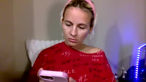 Snapshot of prettybabypetite chatting on February 2026 10:58:02 PM Missy Jack online show from February 2026 10:58:02 PM