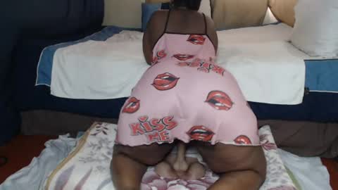 Snapshot of prettyblack25 chatting on June 2026 02:01:01 PM Cindy online show from June 2026 02:01:01 PM
