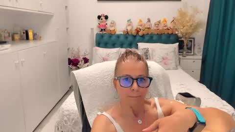 Snapshot of prettyblackeyes chatting on June 2026 07:18:01 AM wilma online show from June 2026 07:18:01 AM