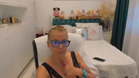 Snapshot of prettyblackeyes chatting on July 2026 06:42:02 AM wilma online show from July 2026 06:42:02 AM