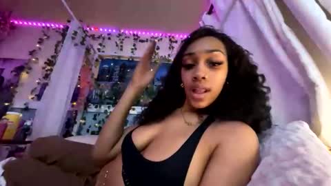 Snapshot of prettyblackgal chatting on January 2026 08:07:02 AM prettyblackgal online show from January 2026 08:07:02 AM