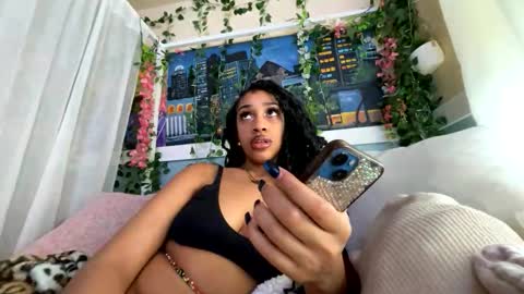 Snapshot of prettyblackgal chatting on February 2026 09:13:02 PM prettyblackgal online show from February 2026 09:13:02 PM