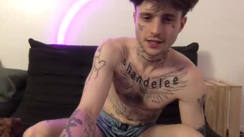 pretty boy online show from October 2025 04:24:01 AM