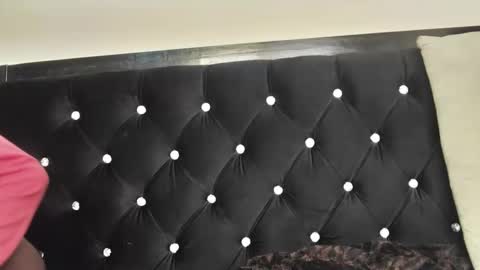 Vee online show from November 2025 06:12:02 AM