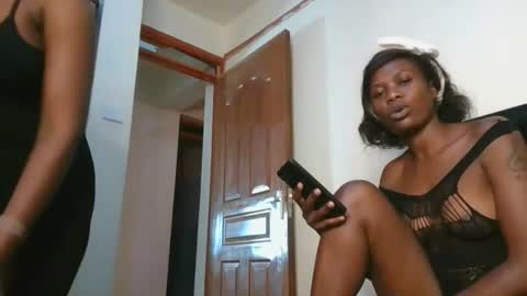 Vee online show from November 2025 09:03:01 PM