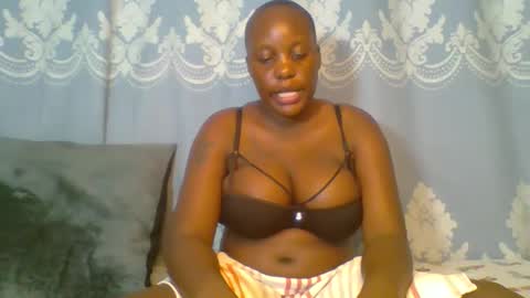 Snapshot of prettydarkskin002 chatting on April 2026 07:38:02 PM SHANIA online show from April 2026 07:38:02 PM