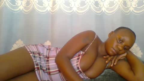 Snapshot of prettydarkskin002 chatting on May 2026 05:04:01 AM SHANIA online show from May 2026 05:04:01 AM