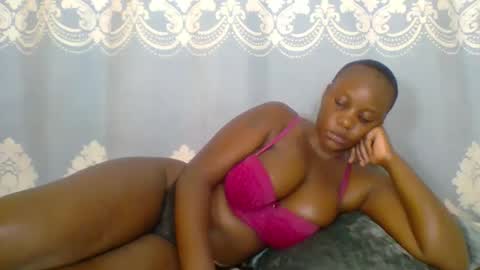 Snapshot of prettydarkskin002 chatting on May 2026 10:09:02 AM SHANIA online show from May 2026 10:09:02 AM