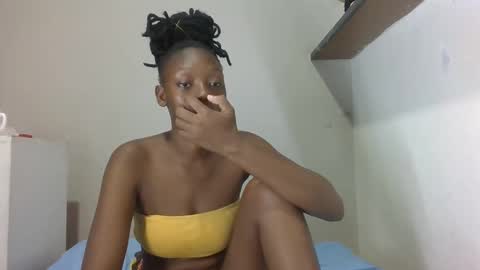 Snapshot of prettydollk_dons chatting on February 2026 07:20:01 AM prettydollk_dons online show from February 2026 07:20:01 AM