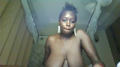 Snapshot of prettydulce chatting on February 2026 03:44:02 AM prettydulce online show from February 2026 03:44:02 AM