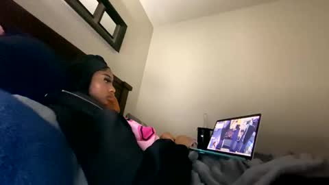 prettyfacefemale online show from February 2026 06:40:02 AM