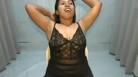prettygirl_ynna online show from November 2025 11:54:02 AM