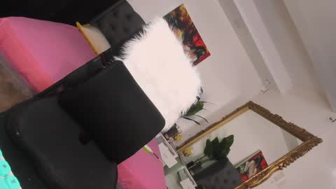 Snapshot of prettyjuliax chatting on December 2024 08:11:01 PM prettyjuliax online show from December 2024 08:11:01 PM