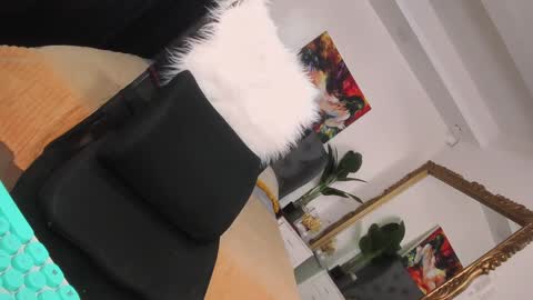 Snapshot of prettyjuliax chatting on January 2025 10:02:01 PM prettyjuliax online show from January 2025 10:02:01 PM