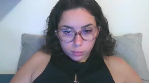 prettyjulliette online show from November 2025 02:06:02 PM