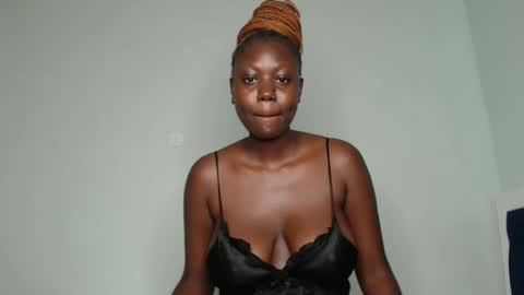 Lizzy online show from January 2025 08:08:01 AM