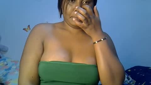 prettymel_ online show from January 2026 07:30:01 PM